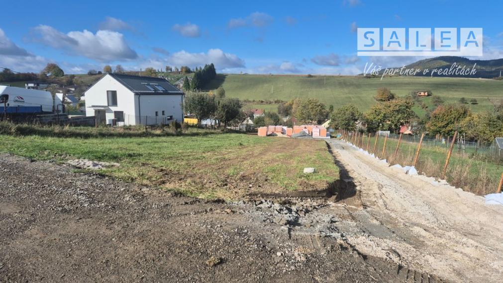 STRÁNSKE - STAVEBNÝ POZEMOK VÝMERA 694m2