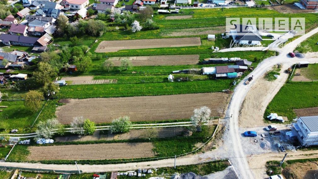 STRÁNSKE - STAVEBNÝ POZEMOK VÝMERA 694m2