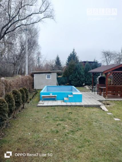 Neváhajte a kúpte si krásnu chatu s murovaným bazénom v Kráľovej nad Váhom