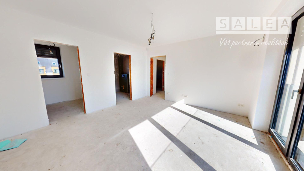 Exkluzívny poschodový dom v lukratívnej lokalite v Čunove, 286 m2, slnečný pozemok 571 m2