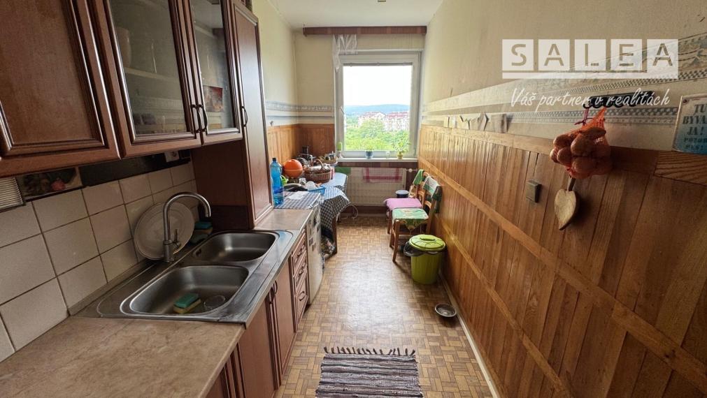 Rezervované!Trojizbový byt s loggiou v Pezinku v pôvodnom stave, ideálny na rekonštrukciu, 62 m2, výborná lokalita