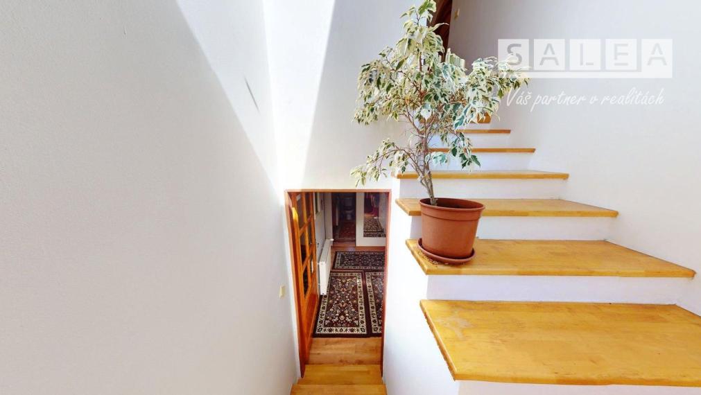 VEĽKÉ ROVNÉ - 5 IZBOVÝ Rodinný Dom + POZEMOK 900m2