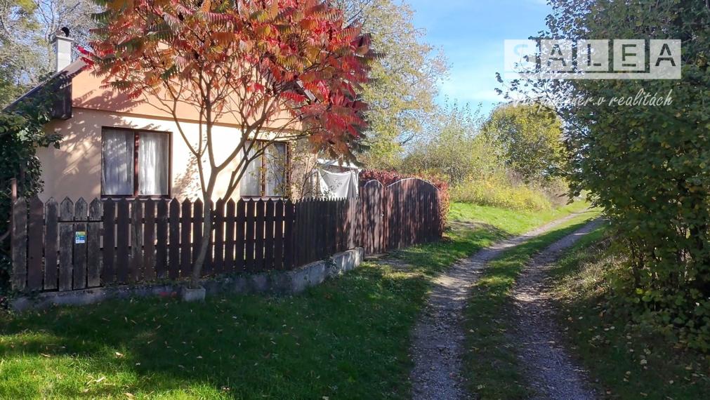 Chata v hornej časti Hronskej Dúbravy na predaj