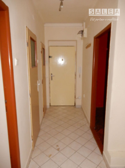 Slnečný 3 Izbový byt, 75 m2, balkón, širšie centrum, Levice