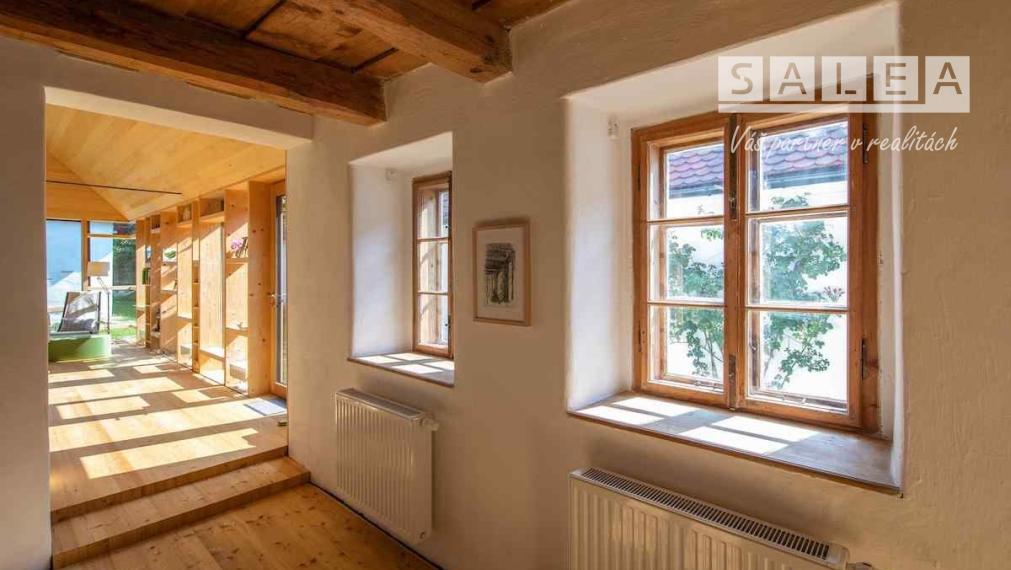 Pozemok so starým domom 1333m2.  Tomášikovo.