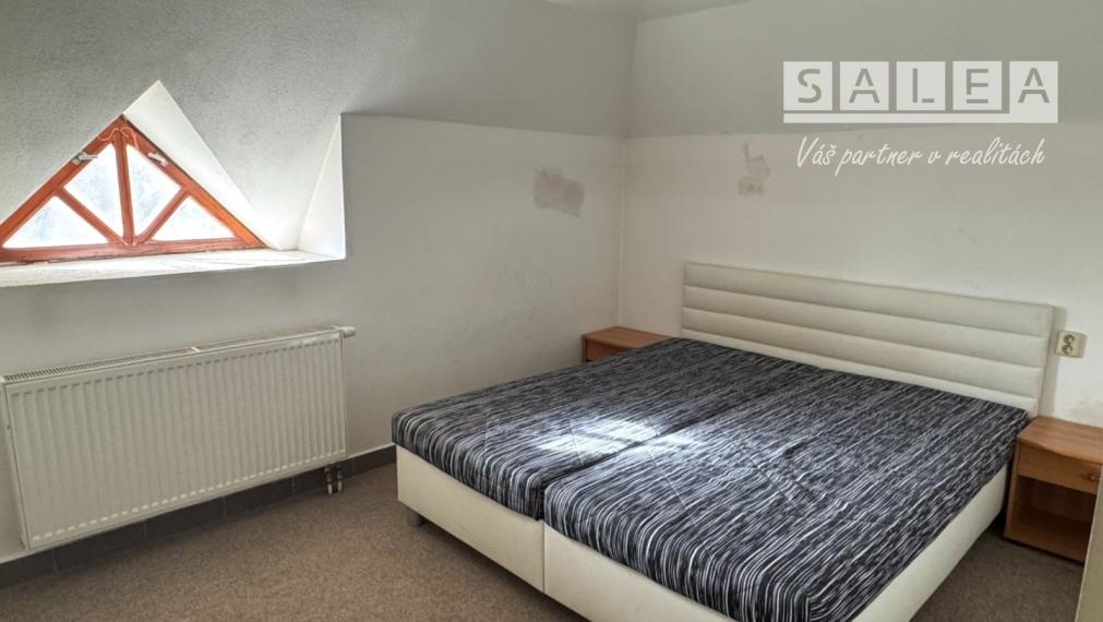 Na prenájom priestor na prevádzku alebo služby v Šaľa-Veča s bytom na poschodí