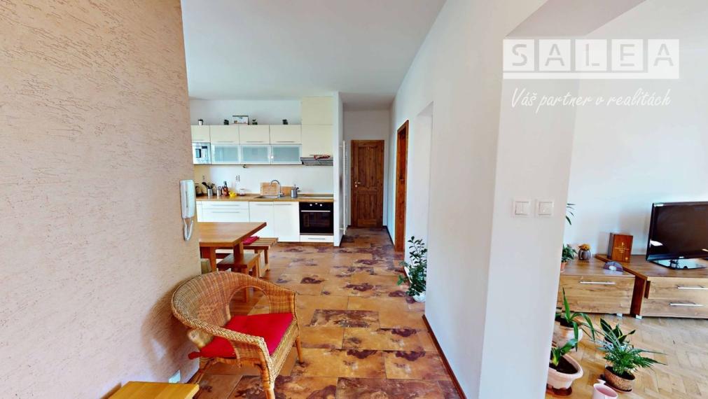 BÁNOVÁ - 6 IZBOVÝ RODINNÝ DOM - 2 BYTOVÉ JEDNOTKY