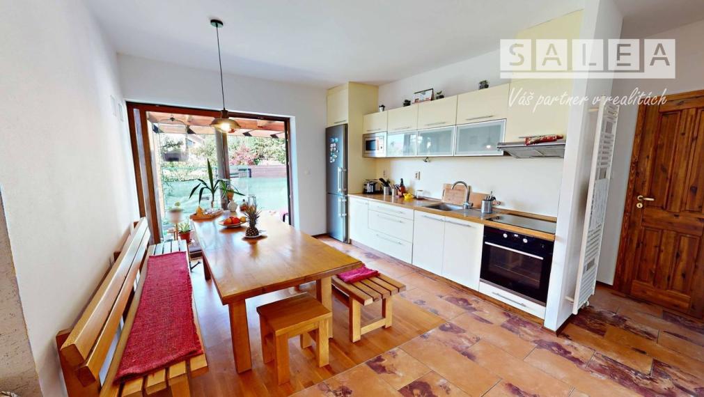 BÁNOVÁ - 6 IZBOVÝ RODINNÝ DOM - 2 BYTOVÉ JEDNOTKY