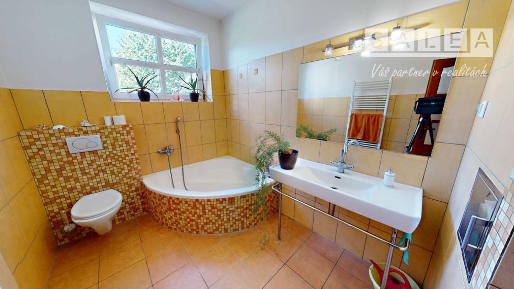 BÁNOVÁ - 6 IZBOVÝ RODINNÝ DOM - 2 BYTOVÉ JEDNOTKY