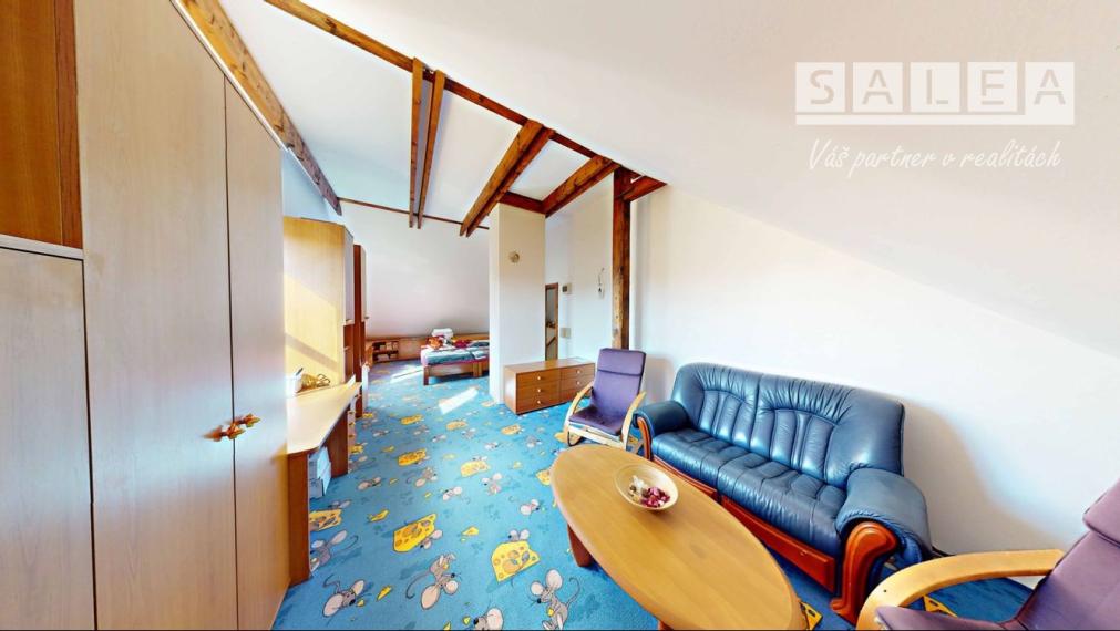 BÁNOVÁ - 6 IZBOVÝ RODINNÝ DOM - 2 BYTOVÉ JEDNOTKY