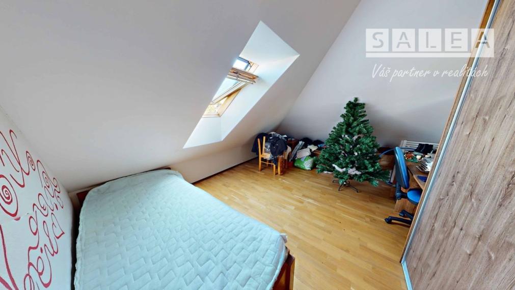 BÁNOVÁ - 6 IZBOVÝ RODINNÝ DOM - 2 BYTOVÉ JEDNOTKY