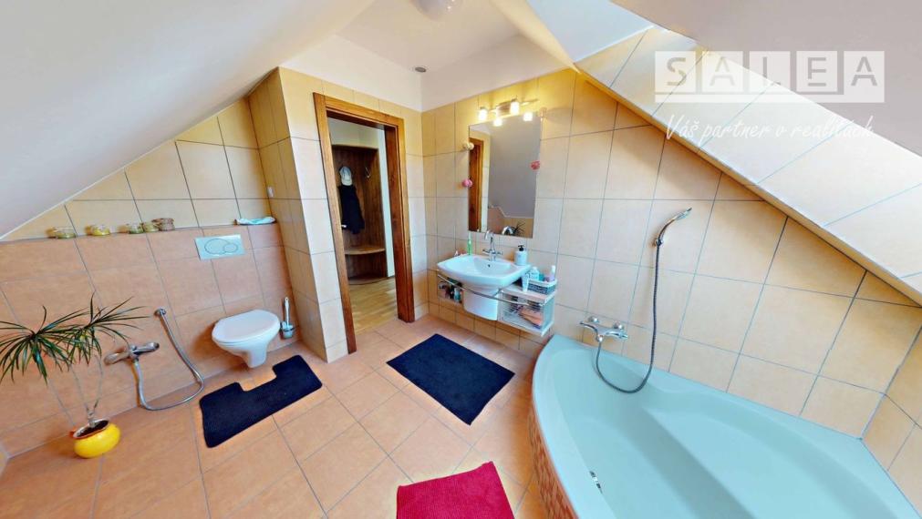 BÁNOVÁ - 6 IZBOVÝ RODINNÝ DOM - 2 BYTOVÉ JEDNOTKY