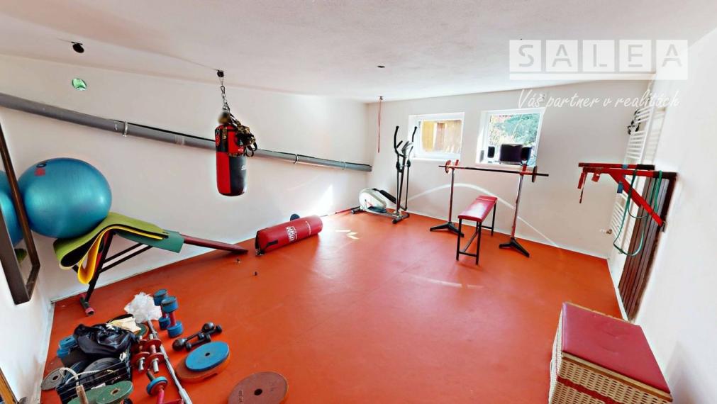 BÁNOVÁ - 6 IZBOVÝ RODINNÝ DOM - 2 BYTOVÉ JEDNOTKY