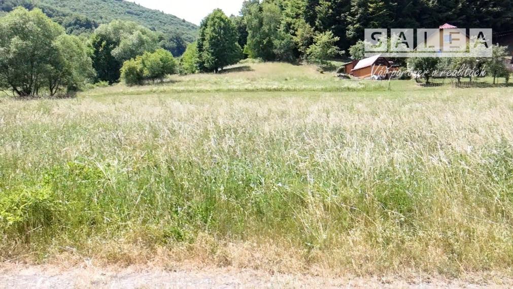 Stavebný pozemok v malebnej obci Ostrý Grúň o výmere 1697 m2
