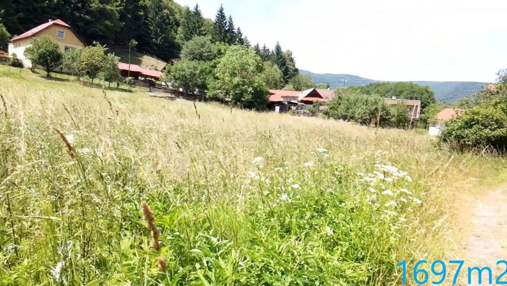 Stavebný pozemok v malebnej obci Ostrý Grúň o výmere 1697 m2
