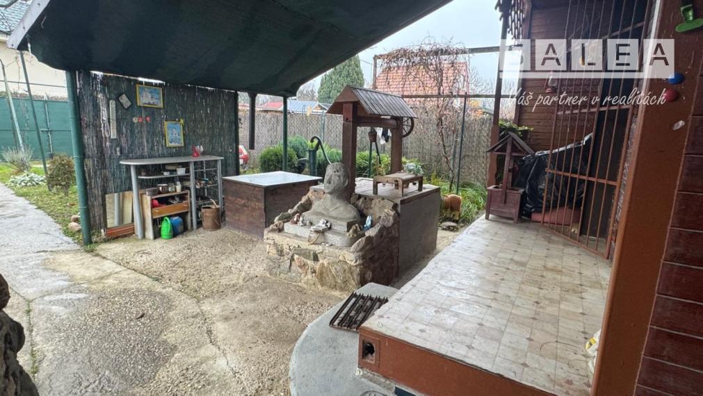 Výrazne znížená cena ...Krásna chalúpka v tesnej blízkosti rieky Váh v osobnom vlastníctve- Exkluzivne iba u nás