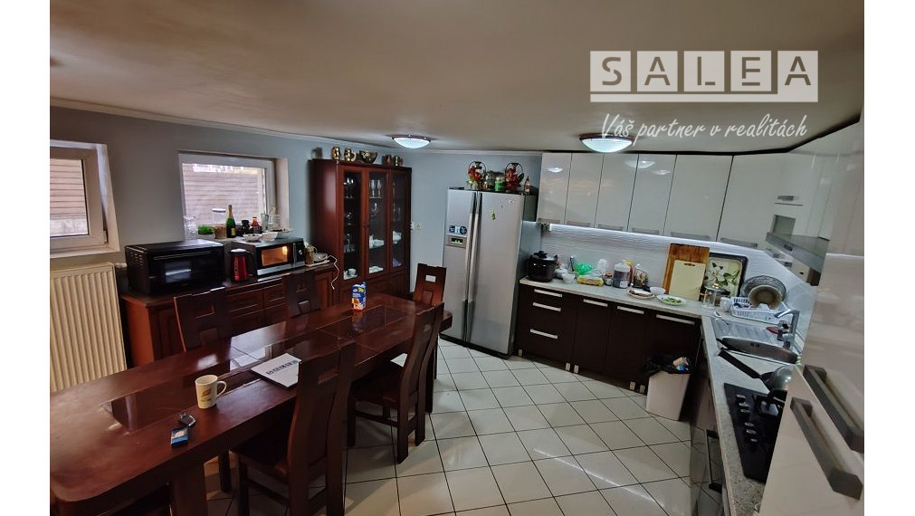 ZNÍŽENÁ CENA... EXKLUZÍVNE! VILA-DOM V PREŠOVE VÝBORNÁ LOKALITA, na pozemku o výmere 1013 m2.