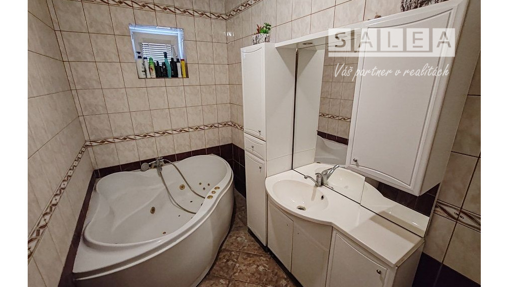 ZNÍŽENÁ CENA... EXKLUZÍVNE! VILA-DOM V PREŠOVE VÝBORNÁ LOKALITA, na pozemku o výmere 1013 m2.