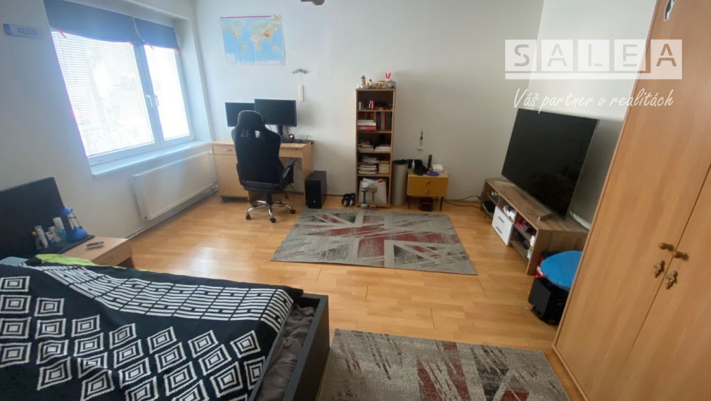 Znížená cena!!! Podpivničený štvorizbový RD v Slovenskom Grobe s VEĽKÝM POZEMKOM AŽ 2142 m2, napojenie na všetky IS