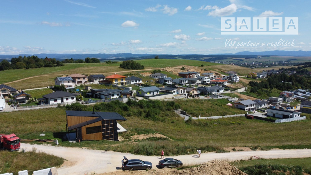 Exkluzívne. Slnečný pozemok v lukratívnej časti mesta Spišská Nová Ves - Ferčekovce o celkoej výmere 720 m2