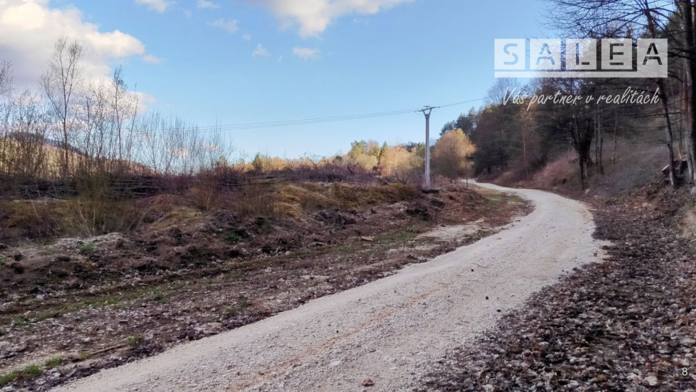 Lukratívny pozemok v tichej lokalite obce Jaklovce o celkovej rozlohe 2414 m2