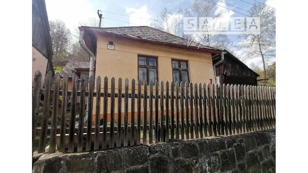 Pozemky so starým RD v obci Prakovce o celkovej rozlohe 700m2