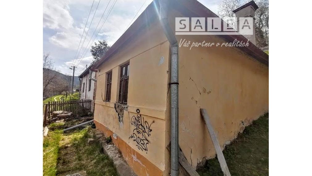 Pozemky so starým RD v obci Prakovce o celkovej rozlohe 700m2