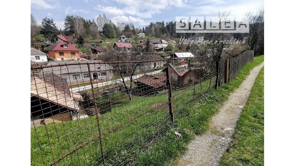 Pozemky so starým RD v obci Prakovce o celkovej rozlohe 700m2