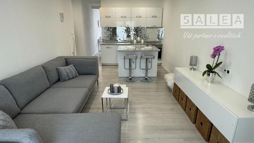 Krásny moderný 2 izbový byt v centre mesta Šaľa