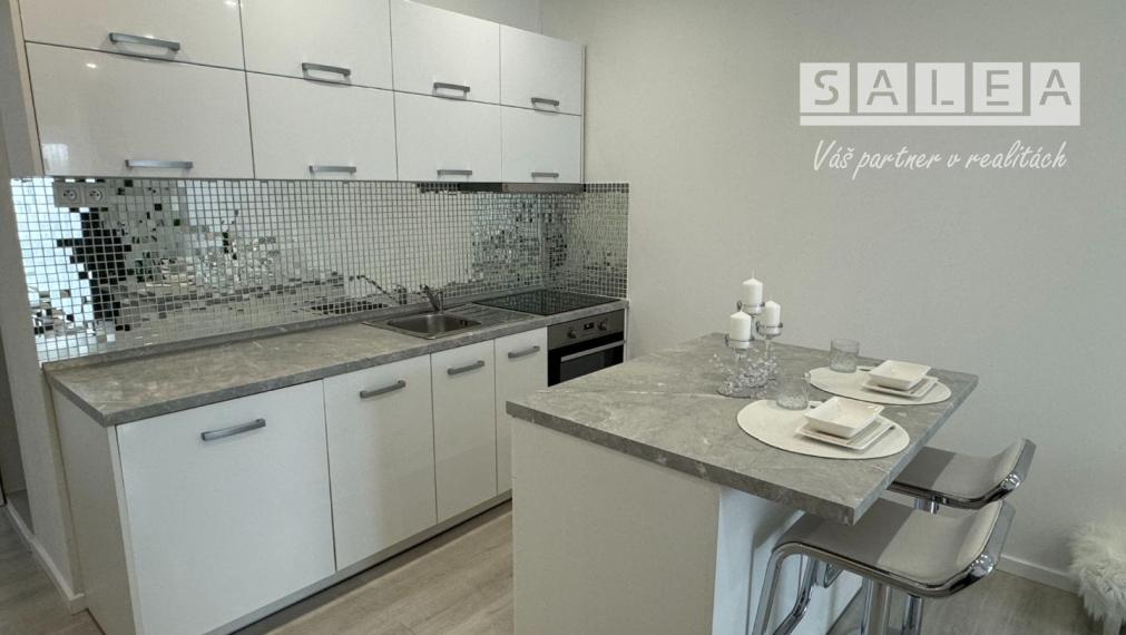 Krásny moderný 2 izbový byt v centre mesta Šaľa