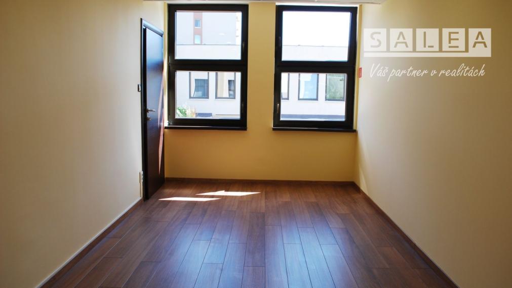 Veľká kancelária na prenájom  55,2 m2 s archívom ul. Jarmočná