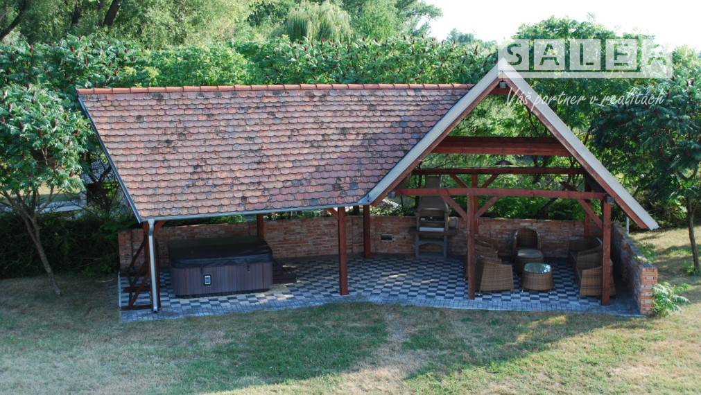 Vila Ranč Exkluzívna  - Krásna príroda, jazero, chov koní, apartmány, bazén, bowling, spoločenské akcie, kopec prírody, športu a relaxu