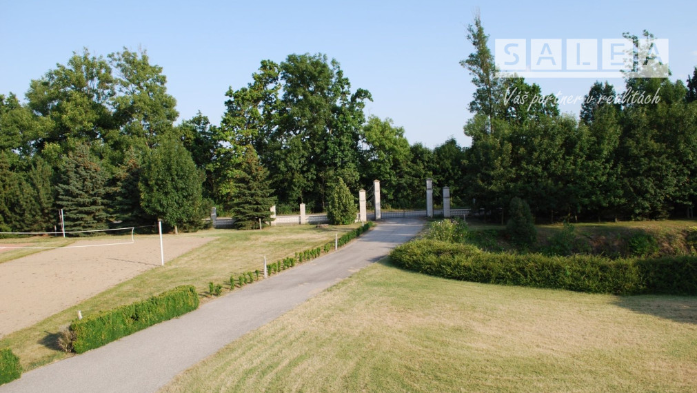 Vila Ranč Exkluzívna  - Krásna príroda, jazero, chov koní, apartmány, bazén, bowling, spoločenské akcie, kopec prírody, športu a relaxu