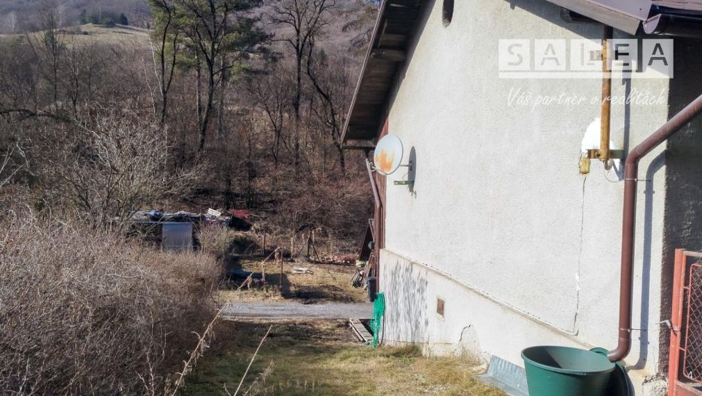 Exkluzívne. Dvojpodlažný RD o celkovej rozlohe 246 m2 v obci Slovinky