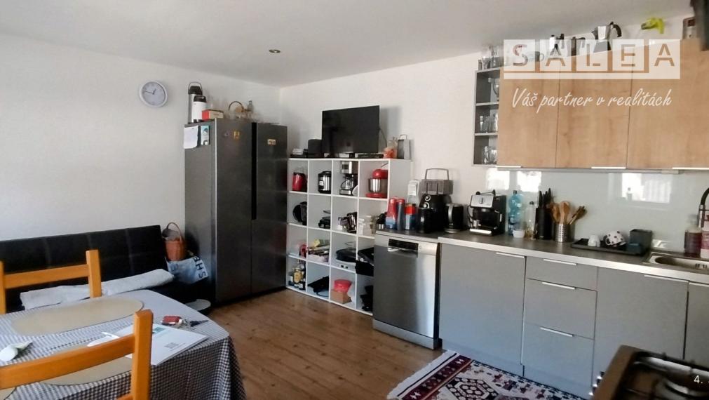 Exkluzívne. Dvojpodlažný RD o celkovej rozlohe 246 m2 v obci Slovinky