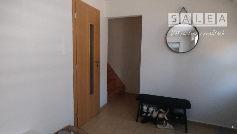 Exkluzívne. Dvojpodlažný RD o celkovej rozlohe 246 m2 v obci Slovinky