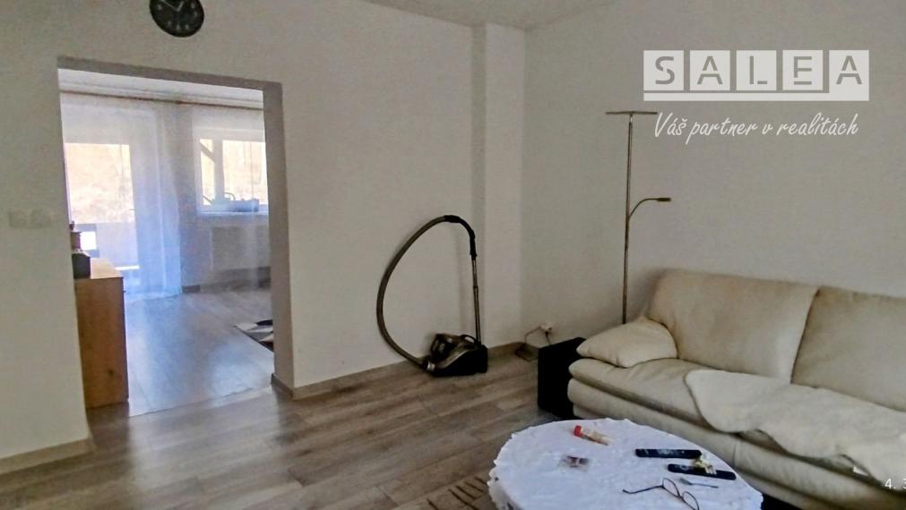 Exkluzívne. Dvojpodlažný RD o celkovej rozlohe 246 m2 v obci Slovinky