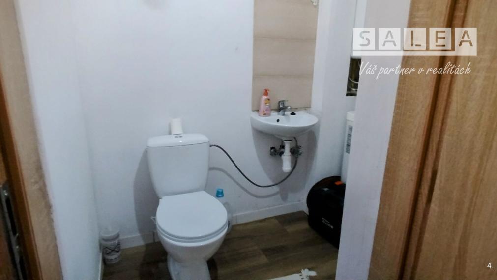 Exkluzívne. Dvojpodlažný RD o celkovej rozlohe 246 m2 v obci Slovinky