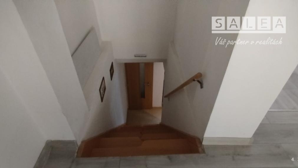 Exkluzívne. Dvojpodlažný RD o celkovej rozlohe 246 m2 v obci Slovinky