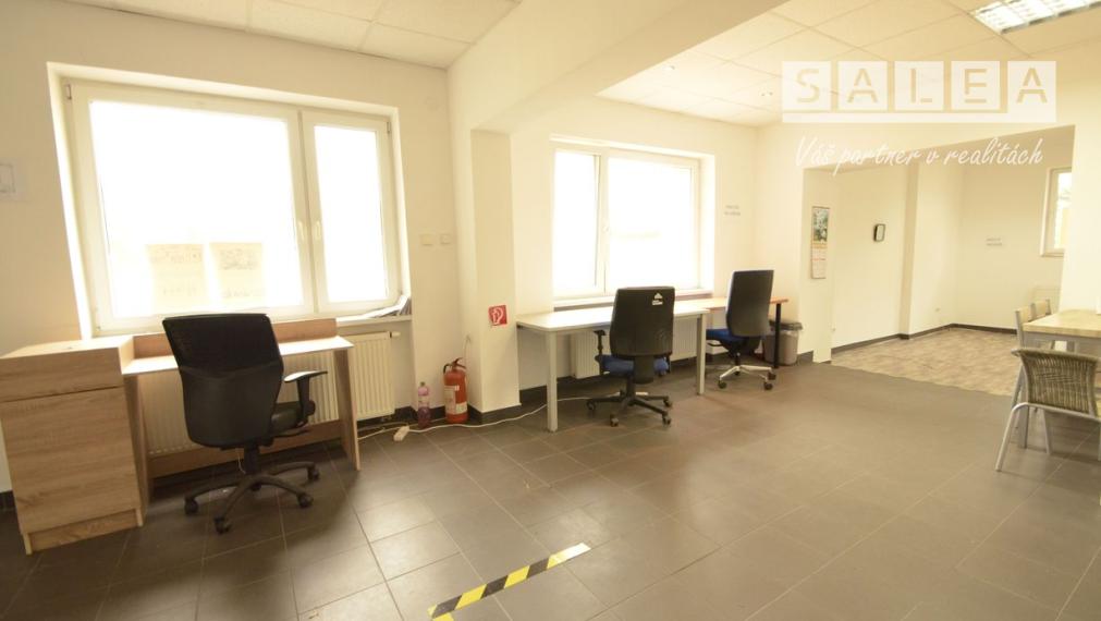 NOVÁKY - POLYFUNKČNÝ DOM + GARÁŽE + POZEMOK 948m2