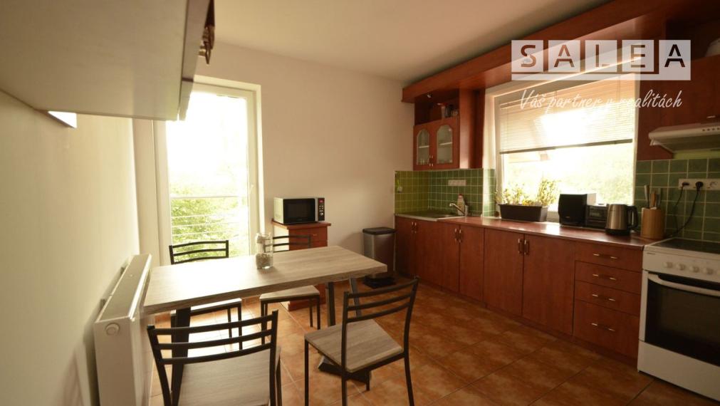 NOVÁKY - POLYFUNKČNÝ DOM + GARÁŽE + POZEMOK 948m2