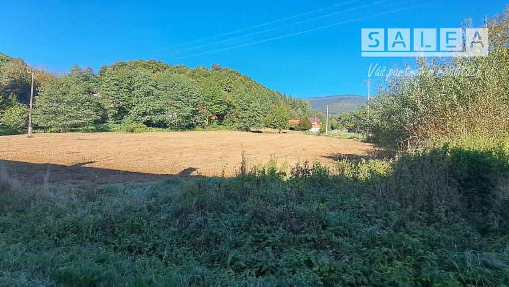 Stavebný pozemok v malebnej obci Ostrý Grúň o výmere 6827m2