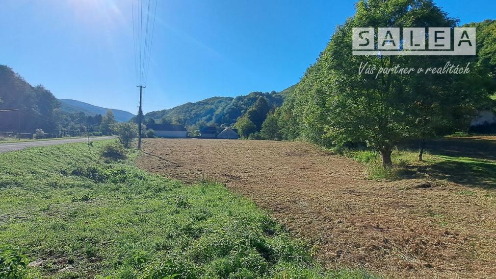 Stavebný pozemok v malebnej obci Ostrý Grúň o výmere 6827m2
