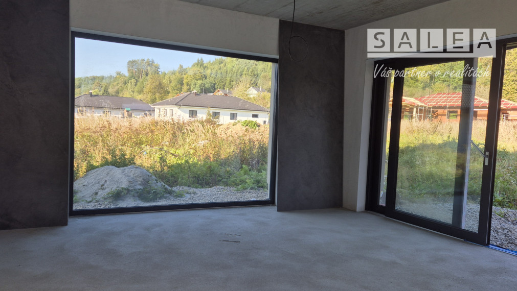 HLINIK NAD VÁHOM - NOVOSTAVBA 5 IZBOVÝ RD + 849m2 POZEMOK