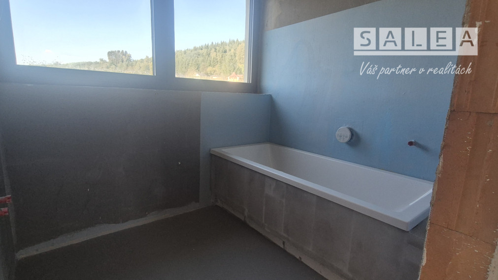 HLINIK NAD VÁHOM - NOVOSTAVBA 5 IZBOVÝ RD + 849m2 POZEMOK