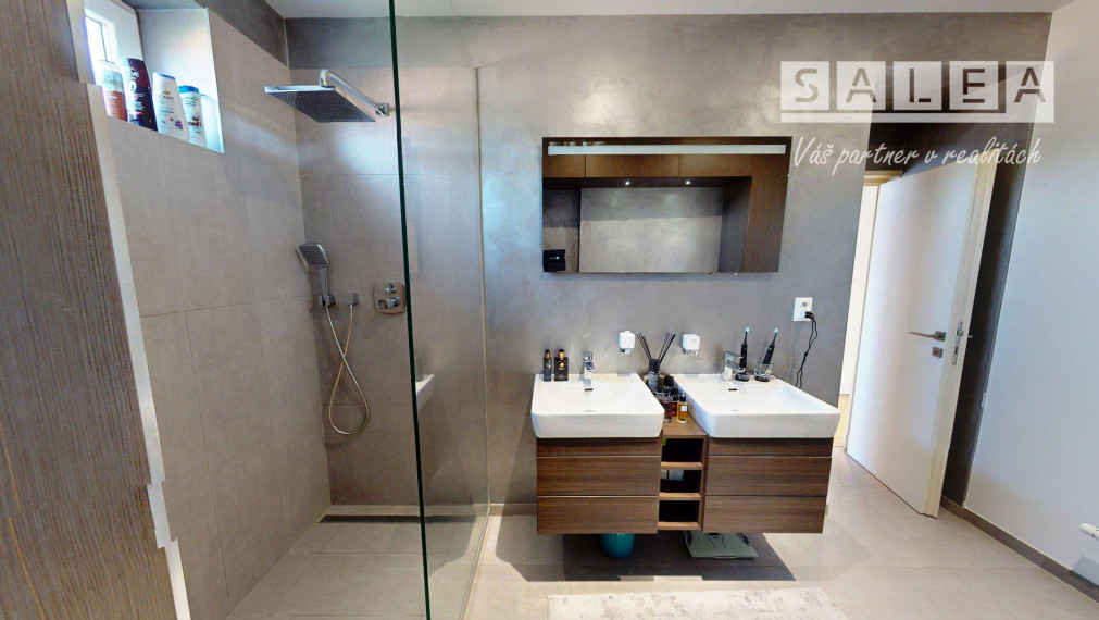 ŽILINA CENTRUM- EXKLUZÍVNY 3 BYT (107 m2) + GARÁŽ + POZEMOK