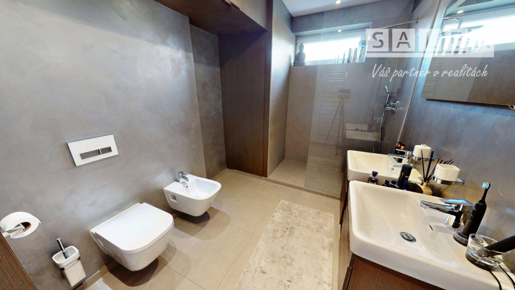 ŽILINA CENTRUM- EXKLUZÍVNY 3 BYT (107 m2) + GARÁŽ + POZEMOK