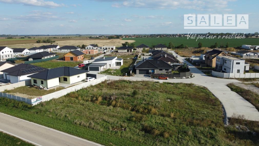 Stavebný pozemok, 716m2, IS na pozemku, Boldog okres Senec