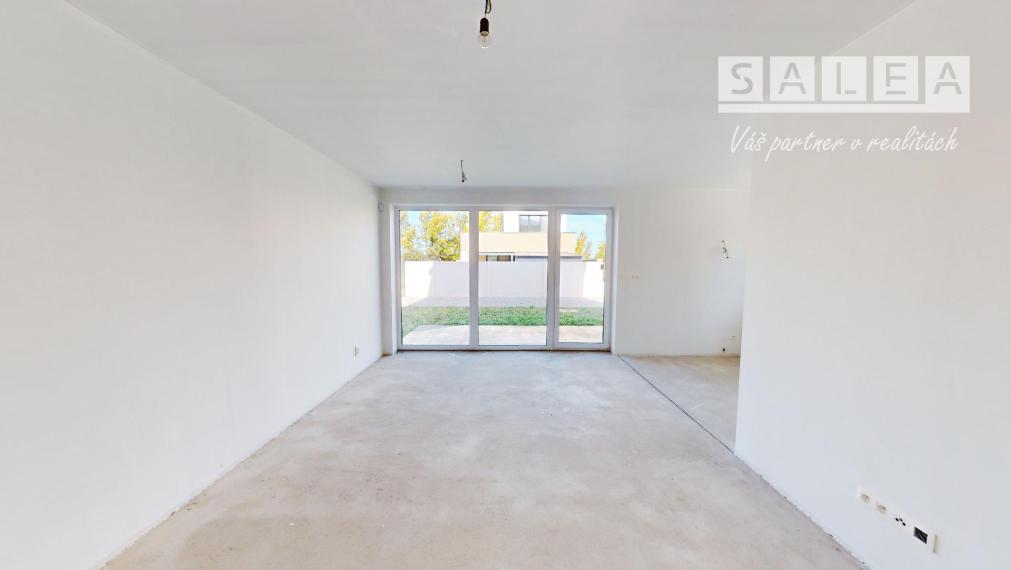 Skolaudovaný 5 izbový rodinný dom, pri jazere, Veľký Biel