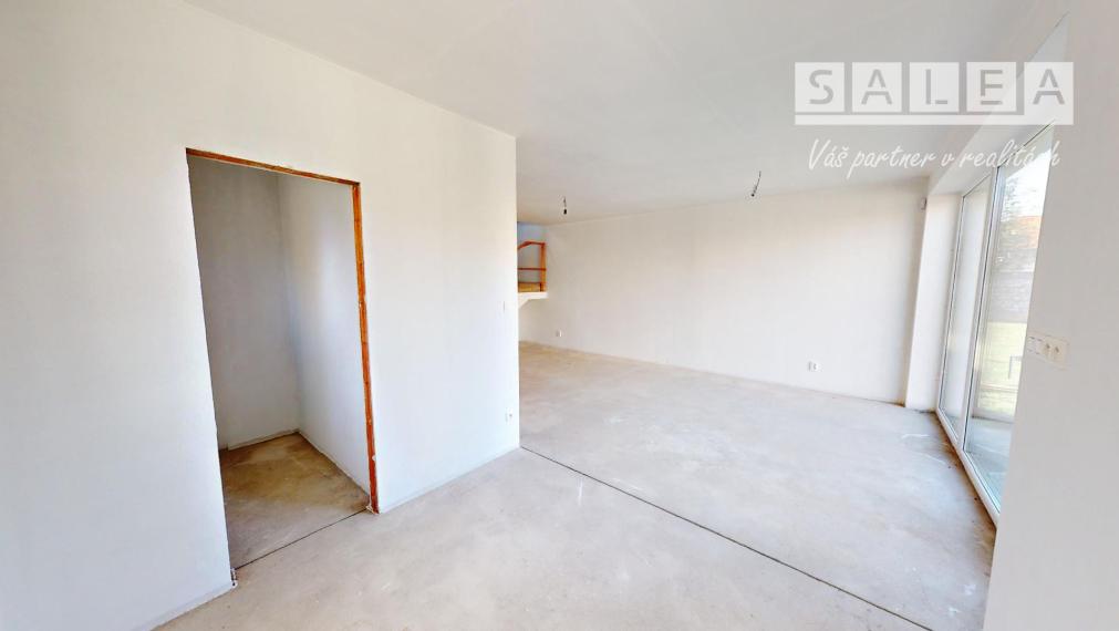 Skolaudovaný 5 izbový rodinný dom, pri jazere, Veľký Biel